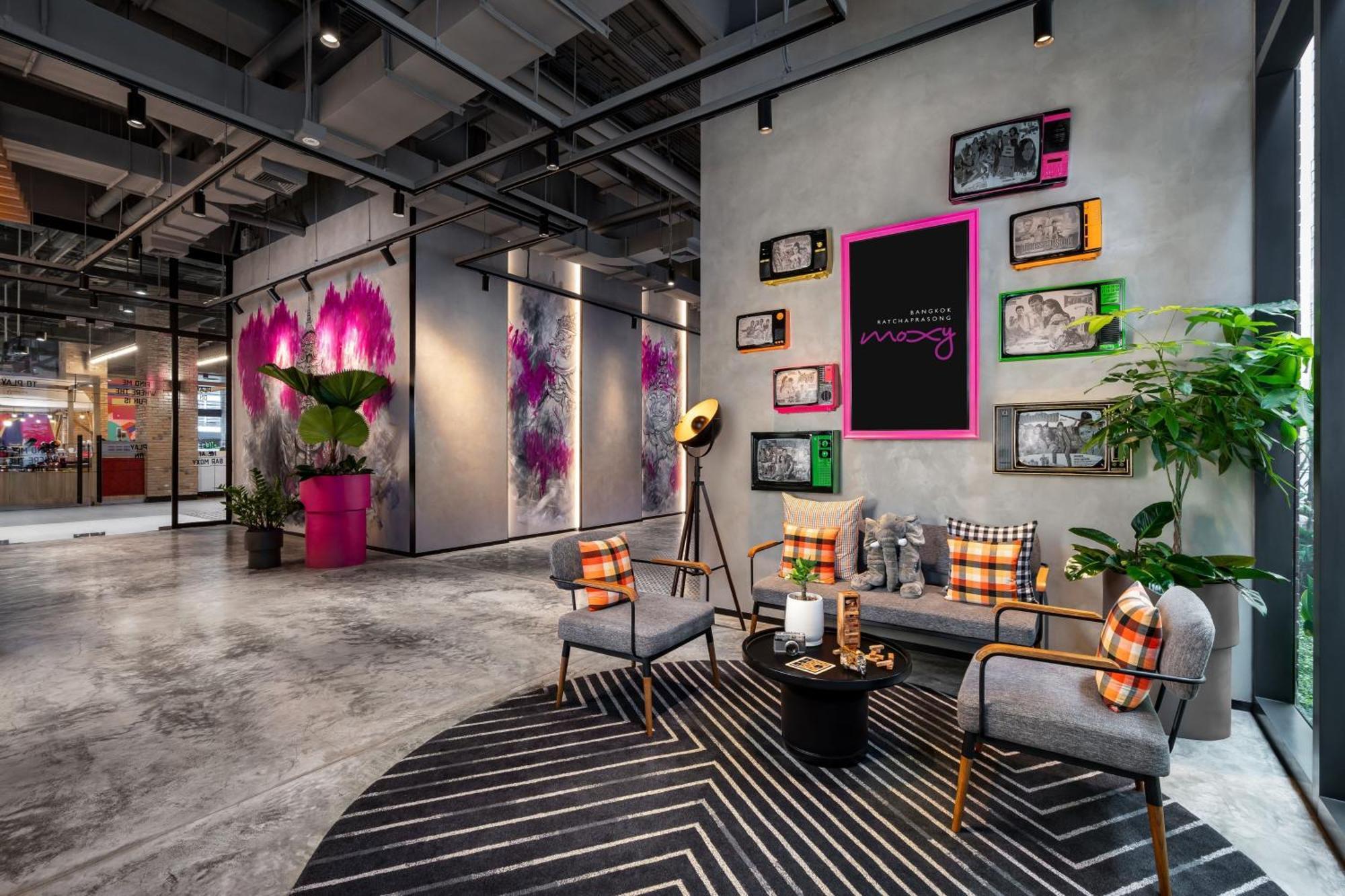 Отель Moxy Bangkok Ratchaprasong Экстерьер фото