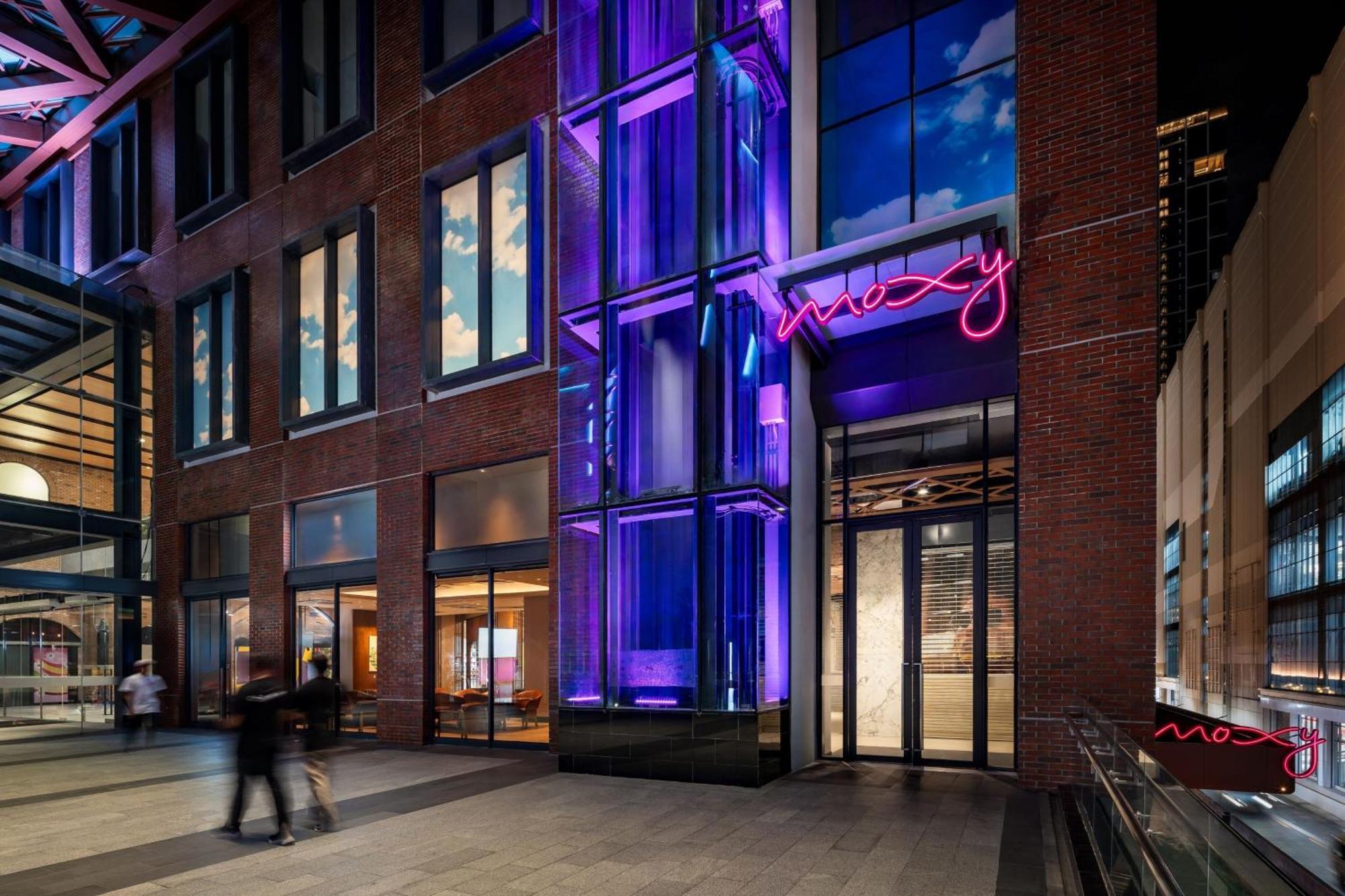 Отель Moxy Bangkok Ratchaprasong Экстерьер фото