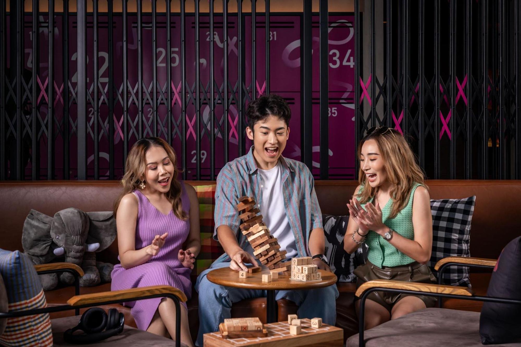 Отель Moxy Bangkok Ratchaprasong Экстерьер фото