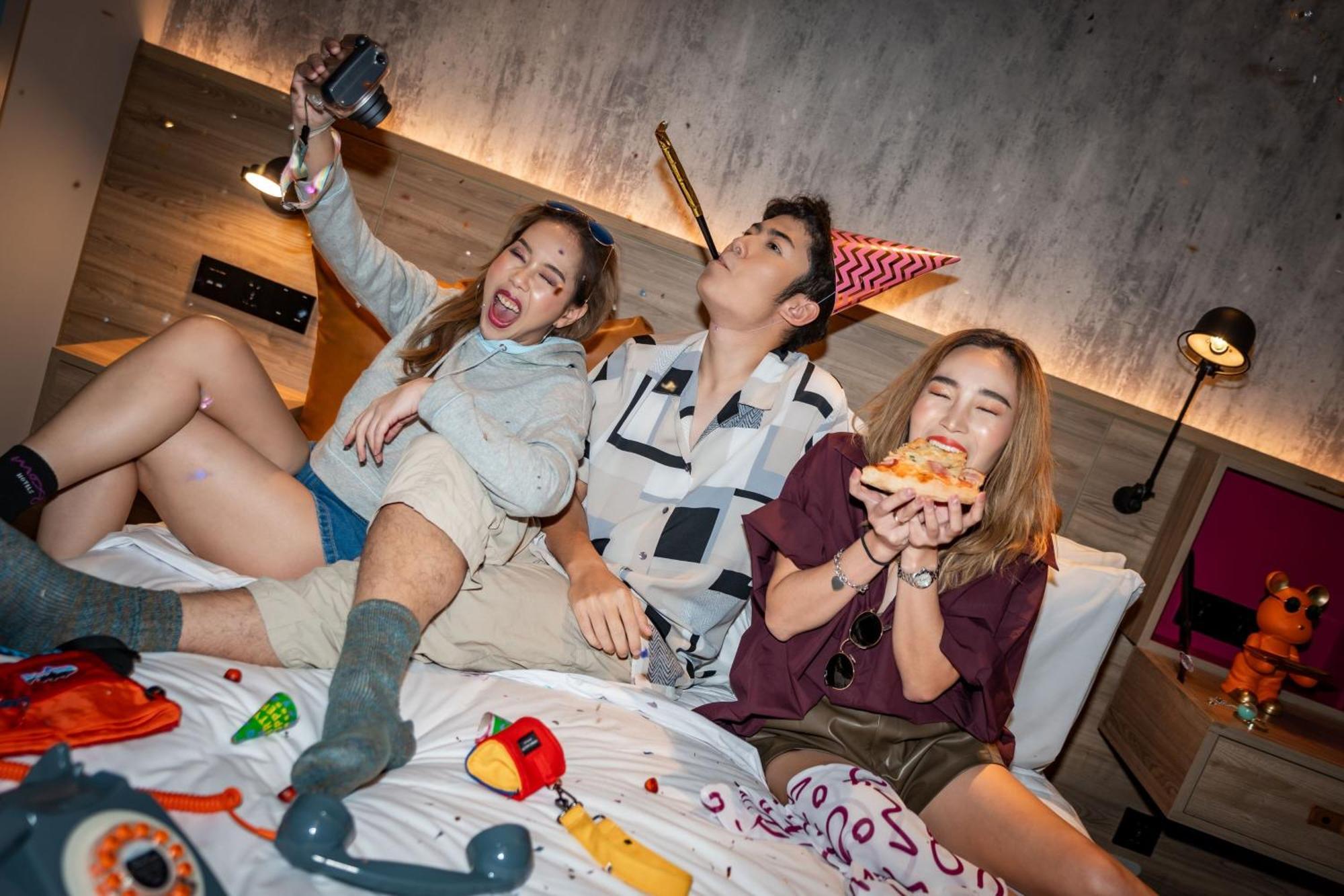 Отель Moxy Bangkok Ratchaprasong Экстерьер фото