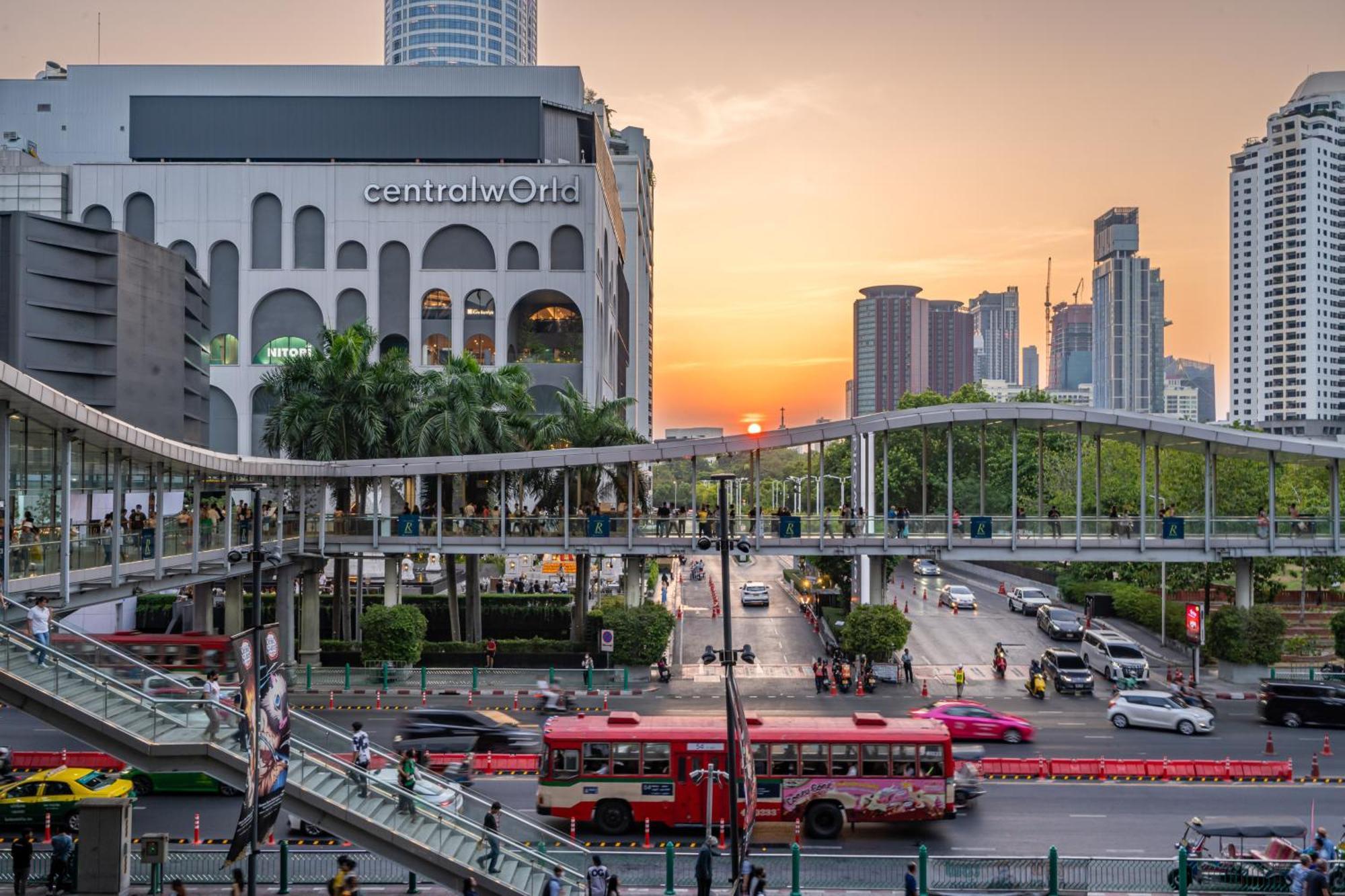 Отель Moxy Bangkok Ratchaprasong Экстерьер фото