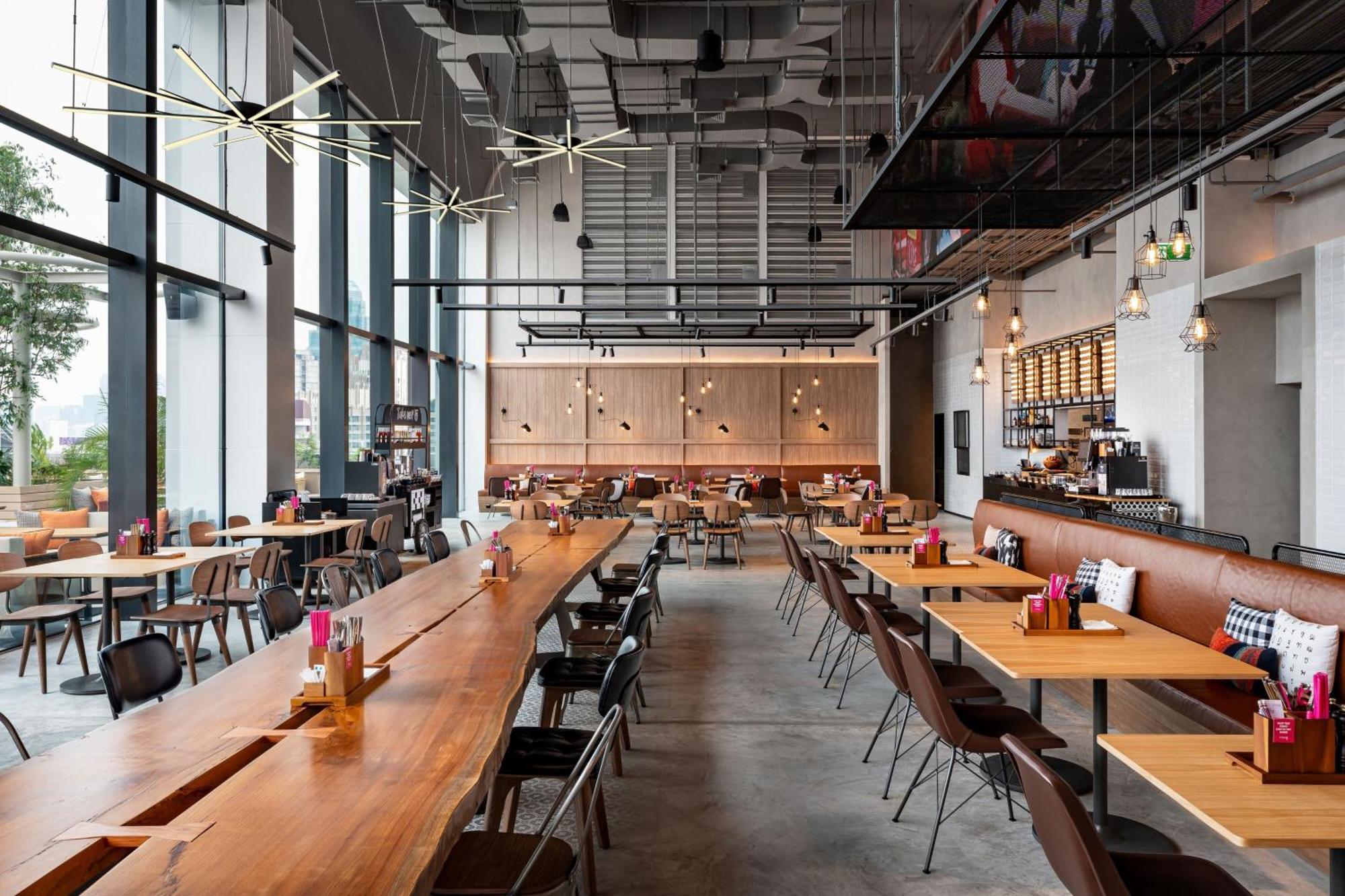Отель Moxy Bangkok Ratchaprasong Экстерьер фото