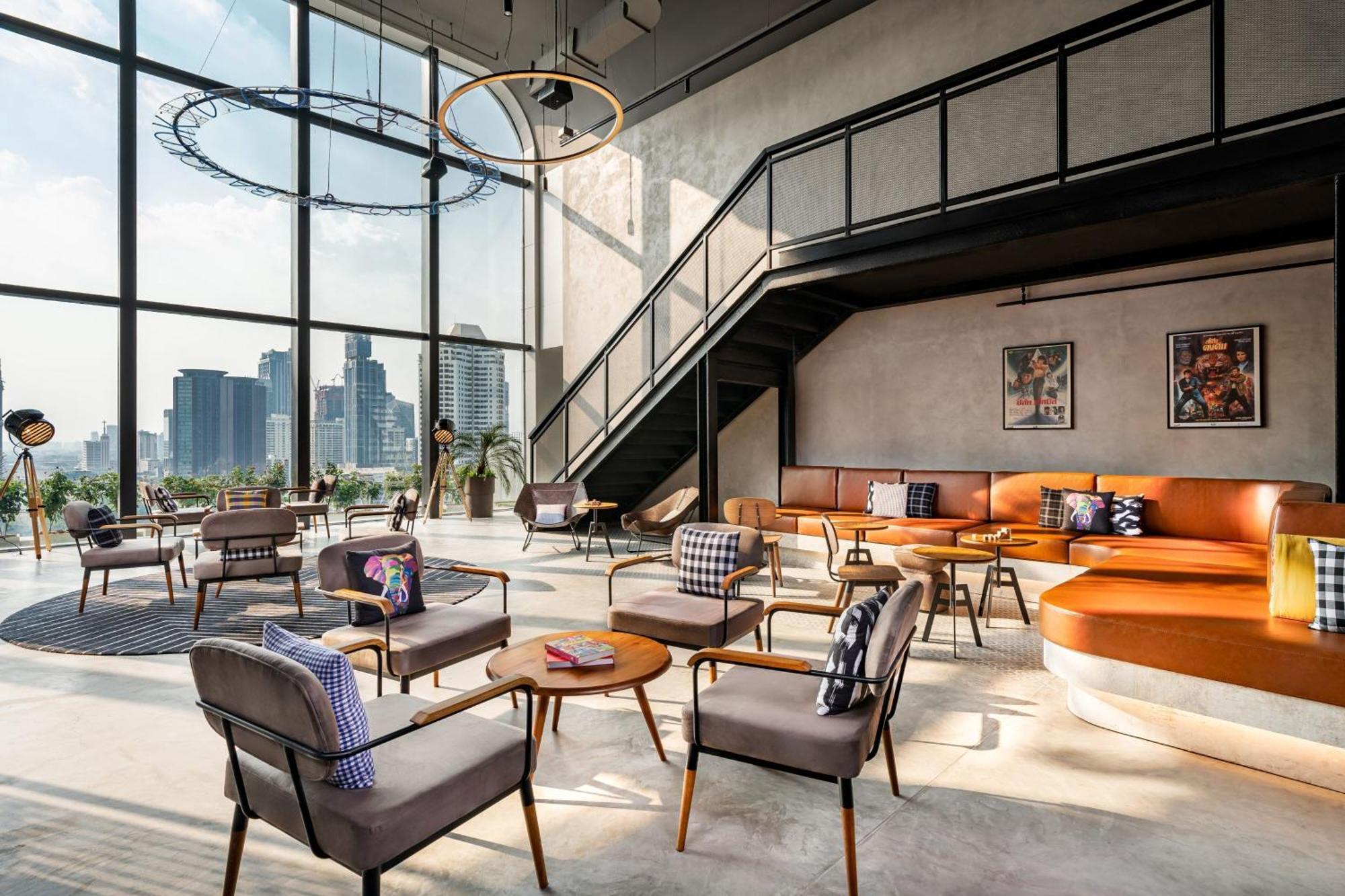 Отель Moxy Bangkok Ratchaprasong Экстерьер фото