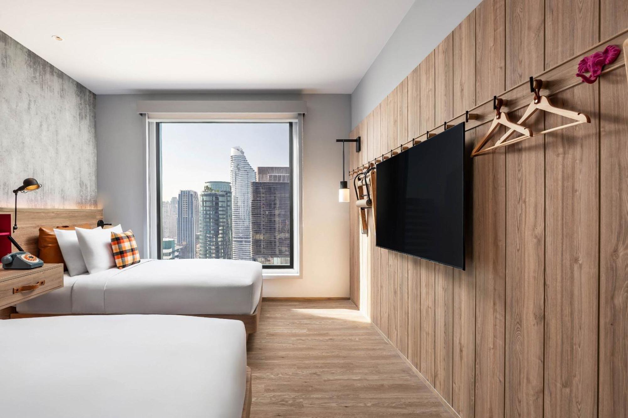 Отель Moxy Bangkok Ratchaprasong Экстерьер фото